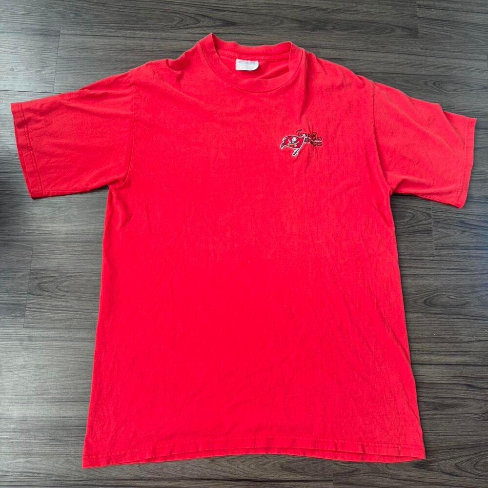 Vintage 90s Red Tampa Bay Buccaneers Tee embroidered logo sports NFL Size XL
